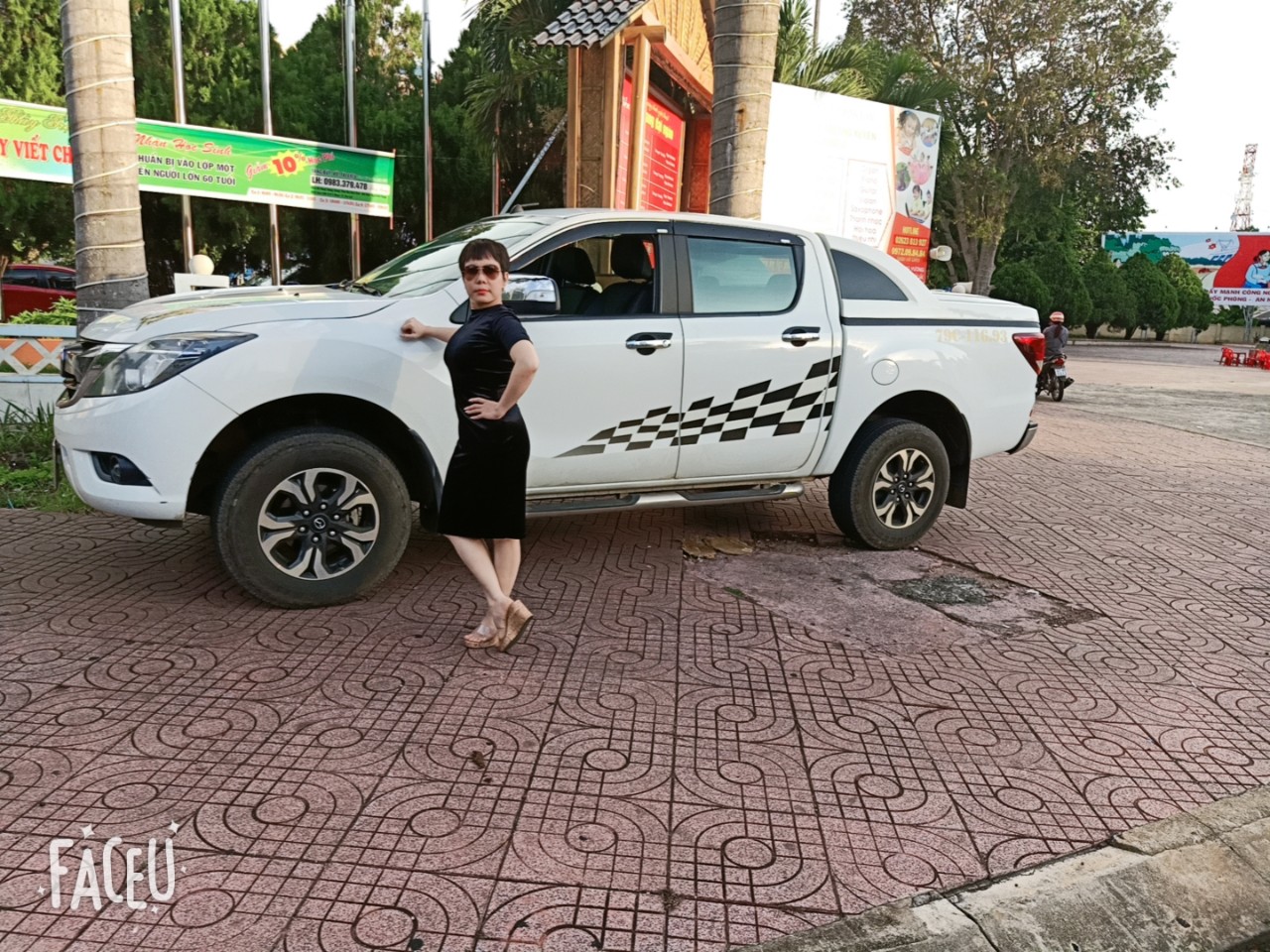 Thuê xe tự lái bán tải máy dầu